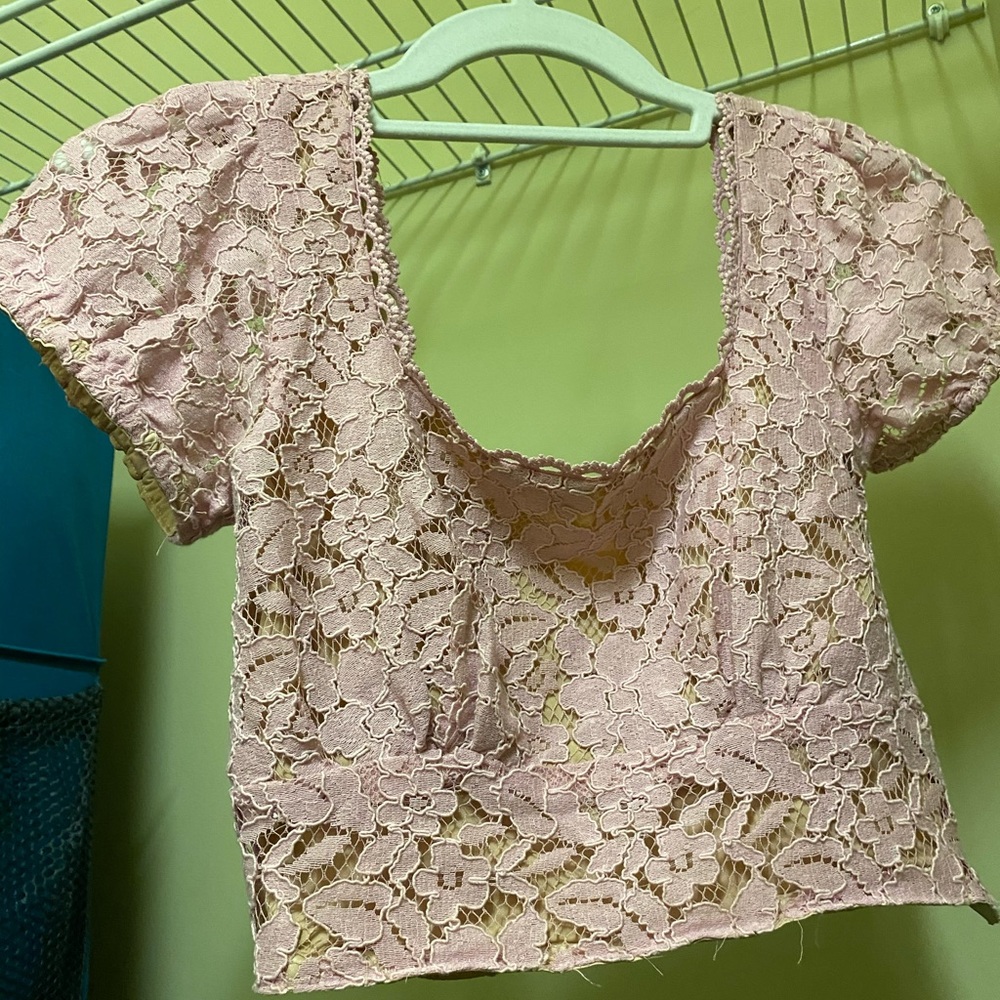 XS Pink-purple lace floral crop